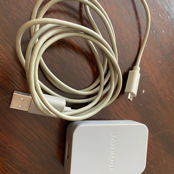 Red Portable Jambox by Jawbone - Picture 4 of 7